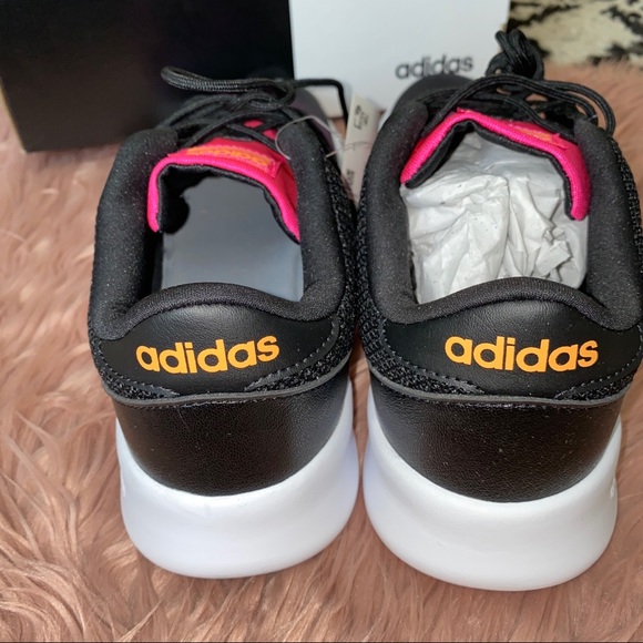 Adidas tennis shoes - Picture 3 of 6